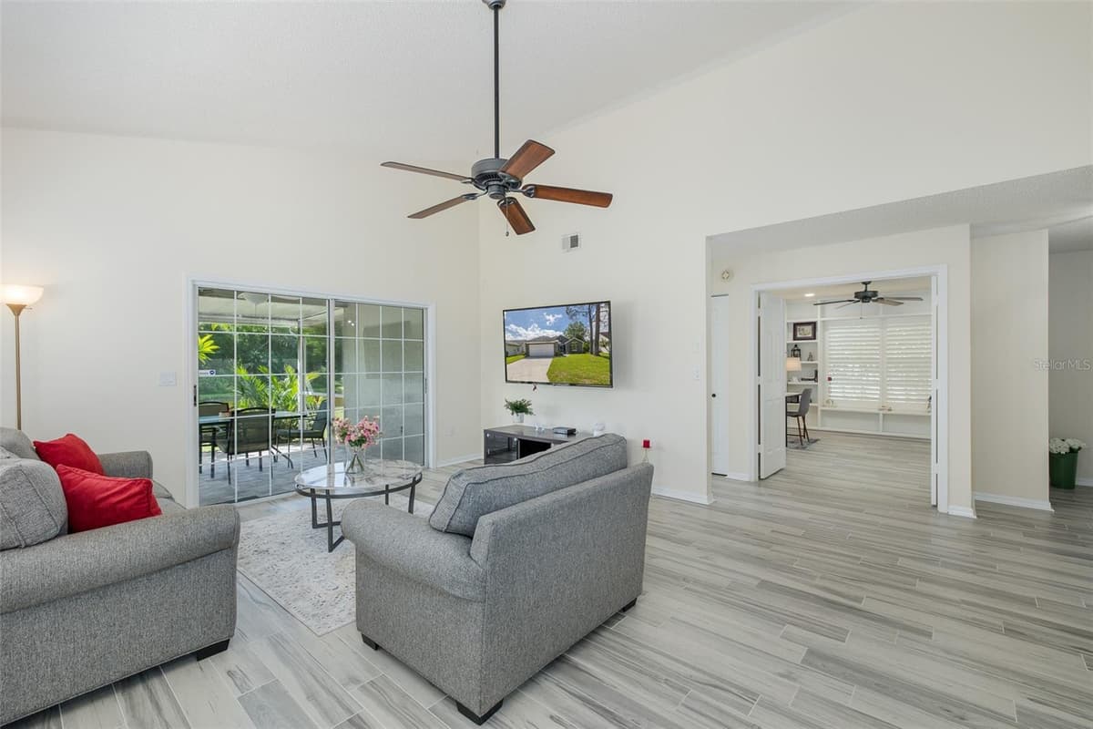 4242 NORTHAMPTON DRIVE — photo 6 of 44