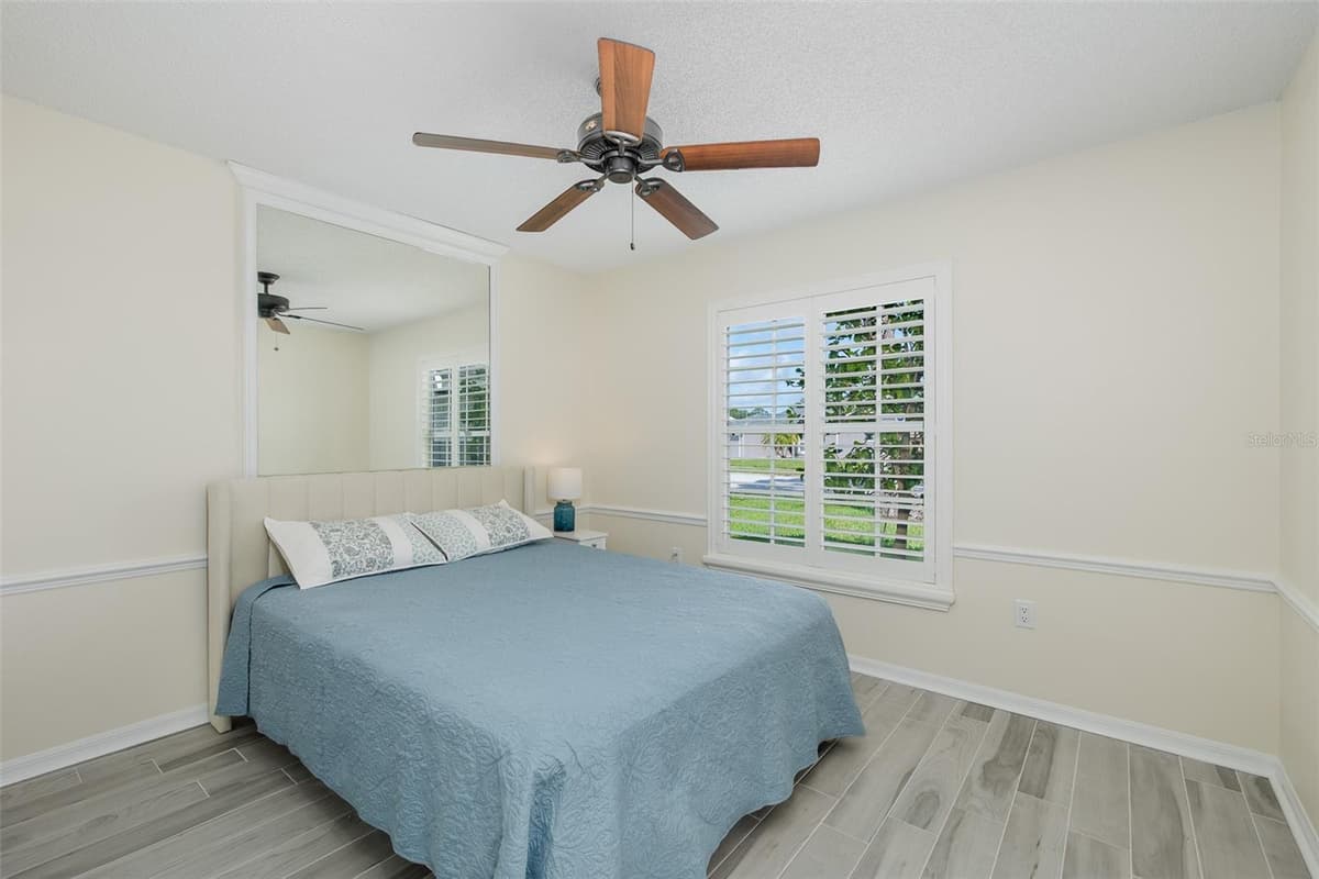 4242 NORTHAMPTON DRIVE — photo 29 of 44