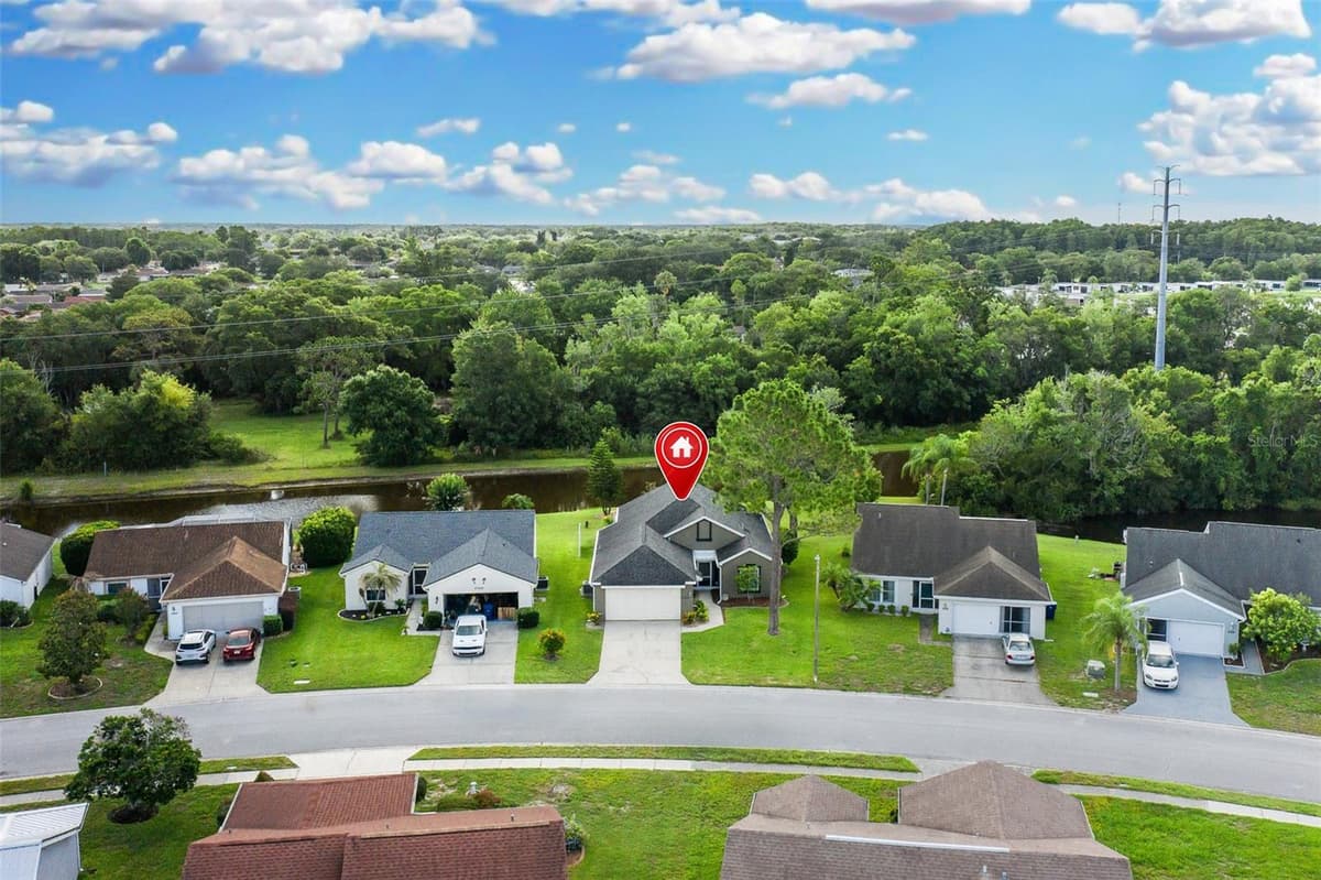 4242 NORTHAMPTON DRIVE — photo 38 of 44