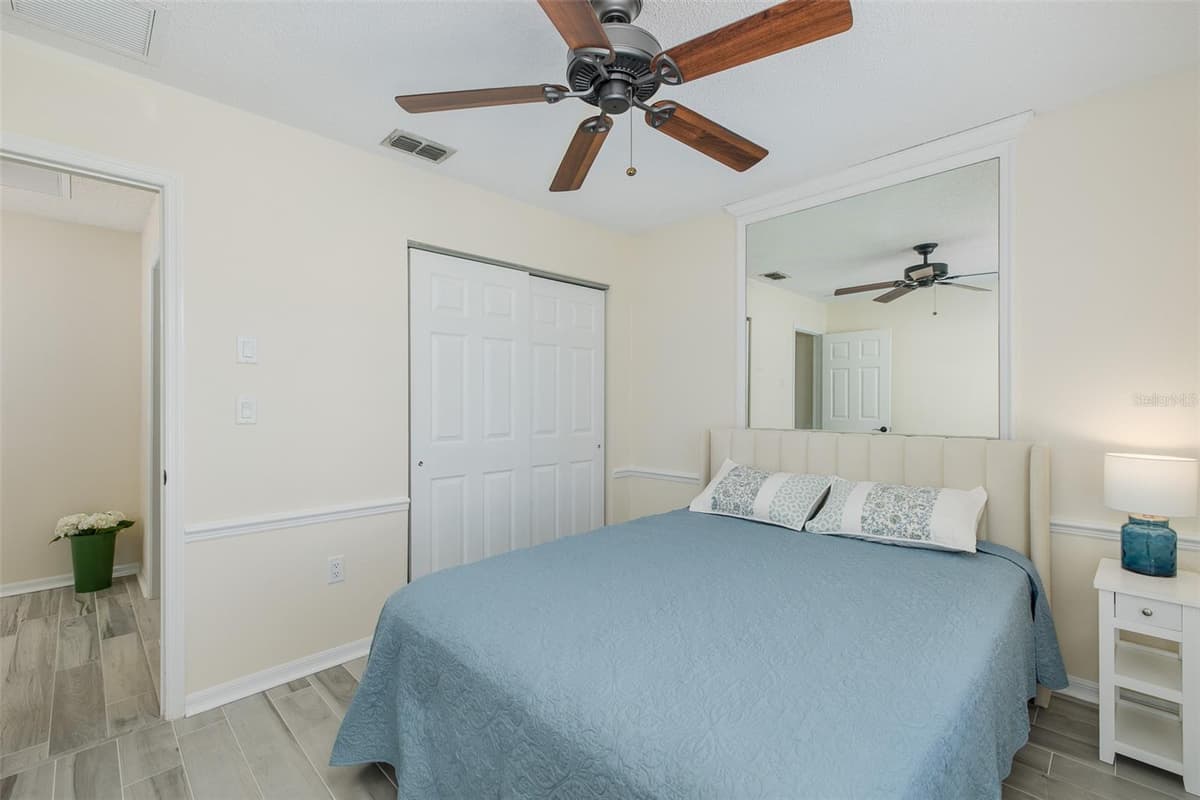 4242 NORTHAMPTON DRIVE — photo 28 of 44