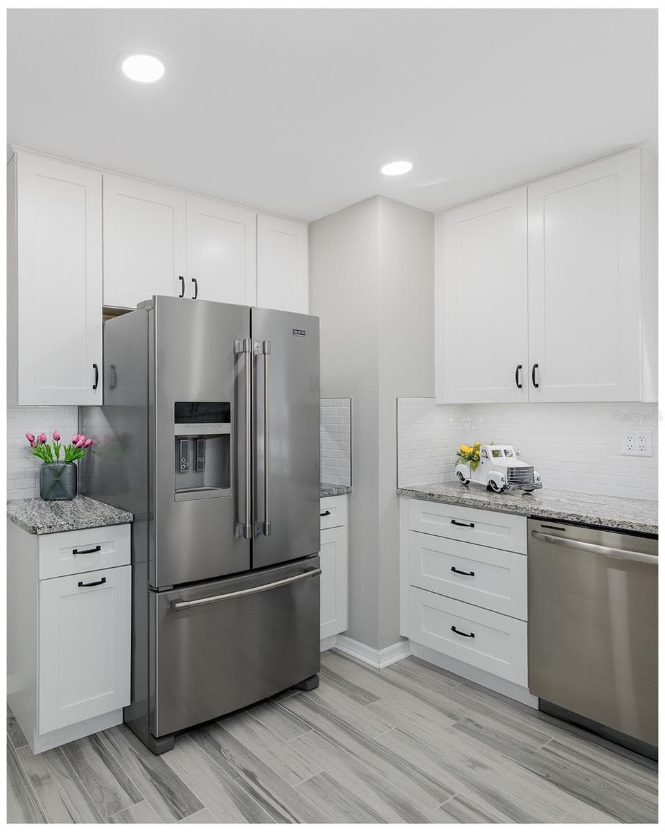 4242 NORTHAMPTON DRIVE — photo 14 of 44