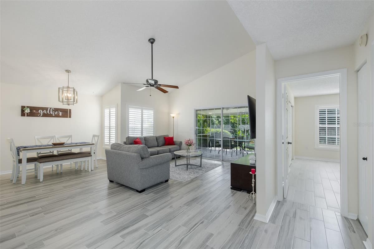 4242 NORTHAMPTON DRIVE — photo 8 of 44