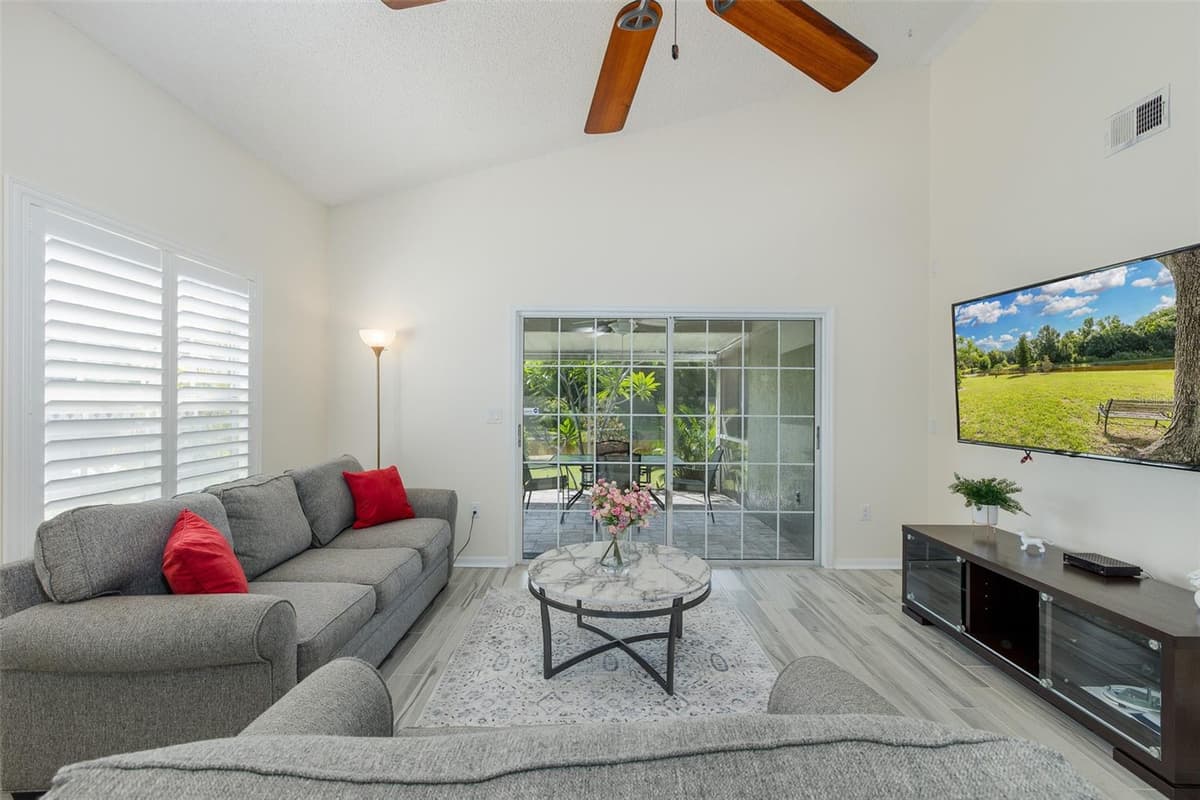 4242 NORTHAMPTON DRIVE — photo 7 of 44