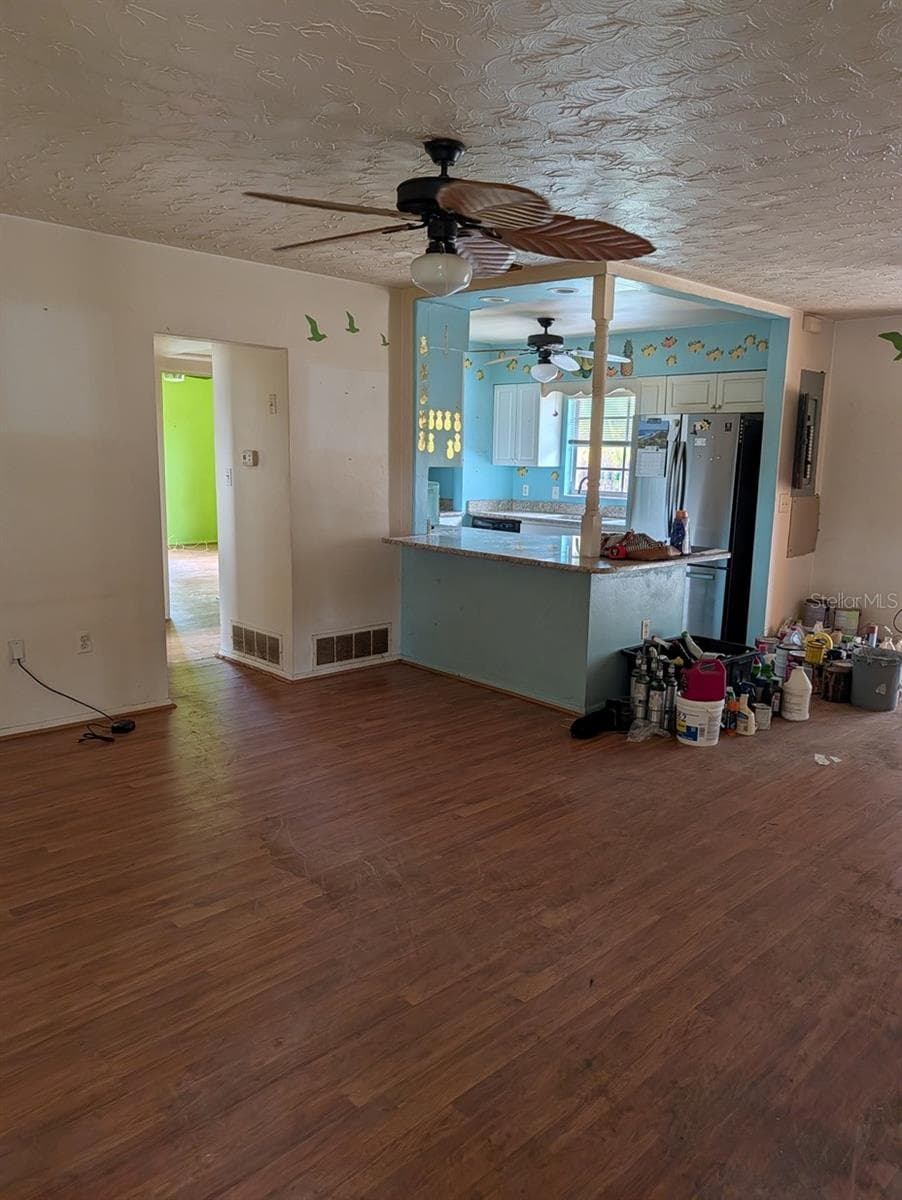 604 HAMLIN STREET — photo 2 of 18