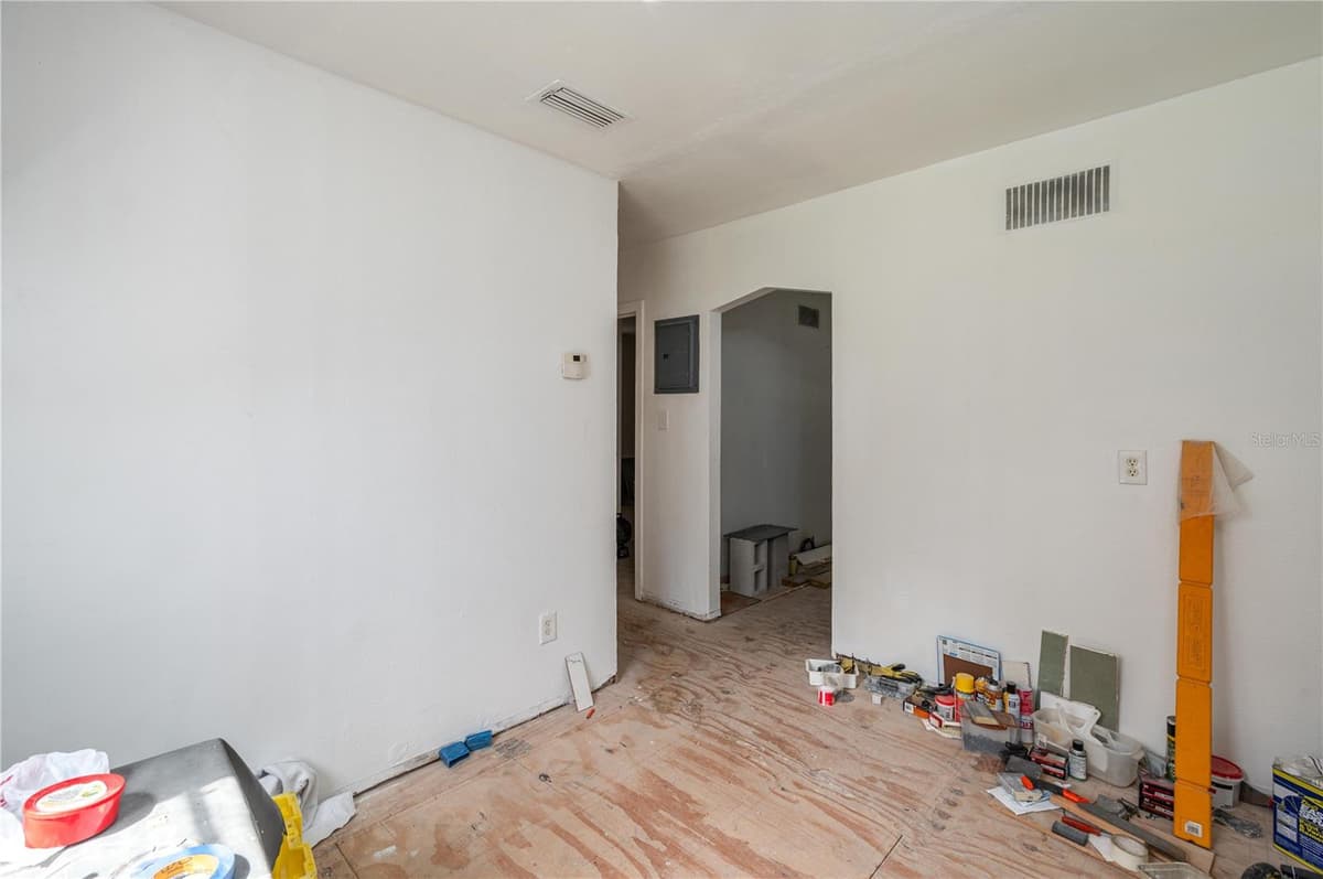 3905 N CLEARFIELD AVE — photo 14 of 25