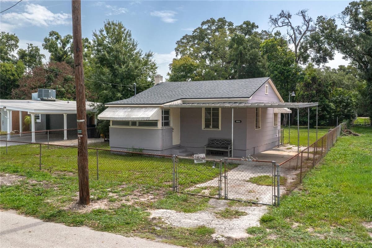 3905 N CLEARFIELD AVE — photo 1 of 25