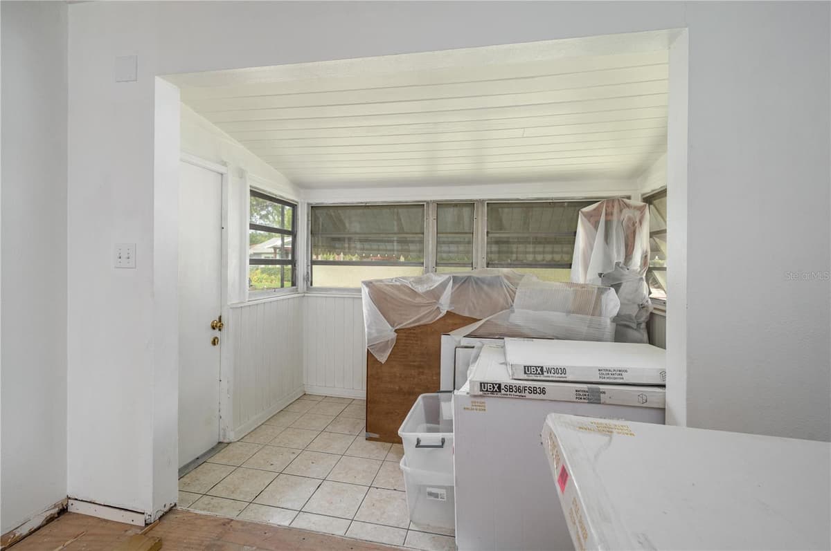 3905 N CLEARFIELD AVE — photo 9 of 25