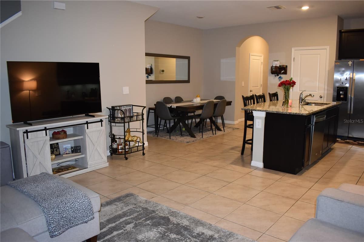 6572 SERENITY FALL LANE — photo 5 of 33
