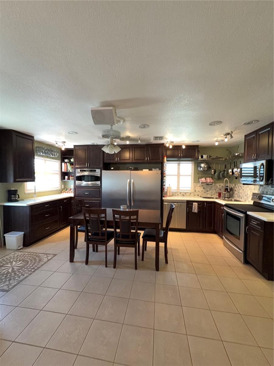 11810 BOYNTON LANE — photo 3 of 23
