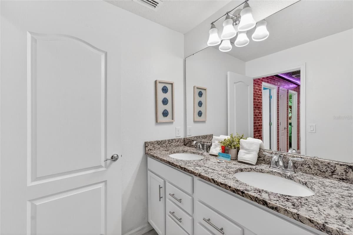 2417 DUBAI STREET — photo 9 of 58