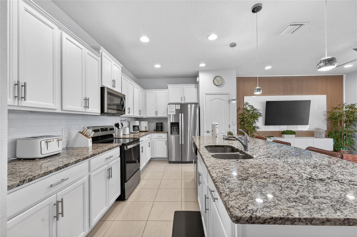 2417 DUBAI STREET — photo 32 of 58