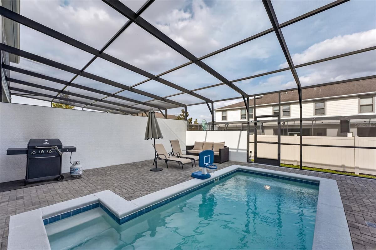 2417 DUBAI STREET — photo 41 of 58