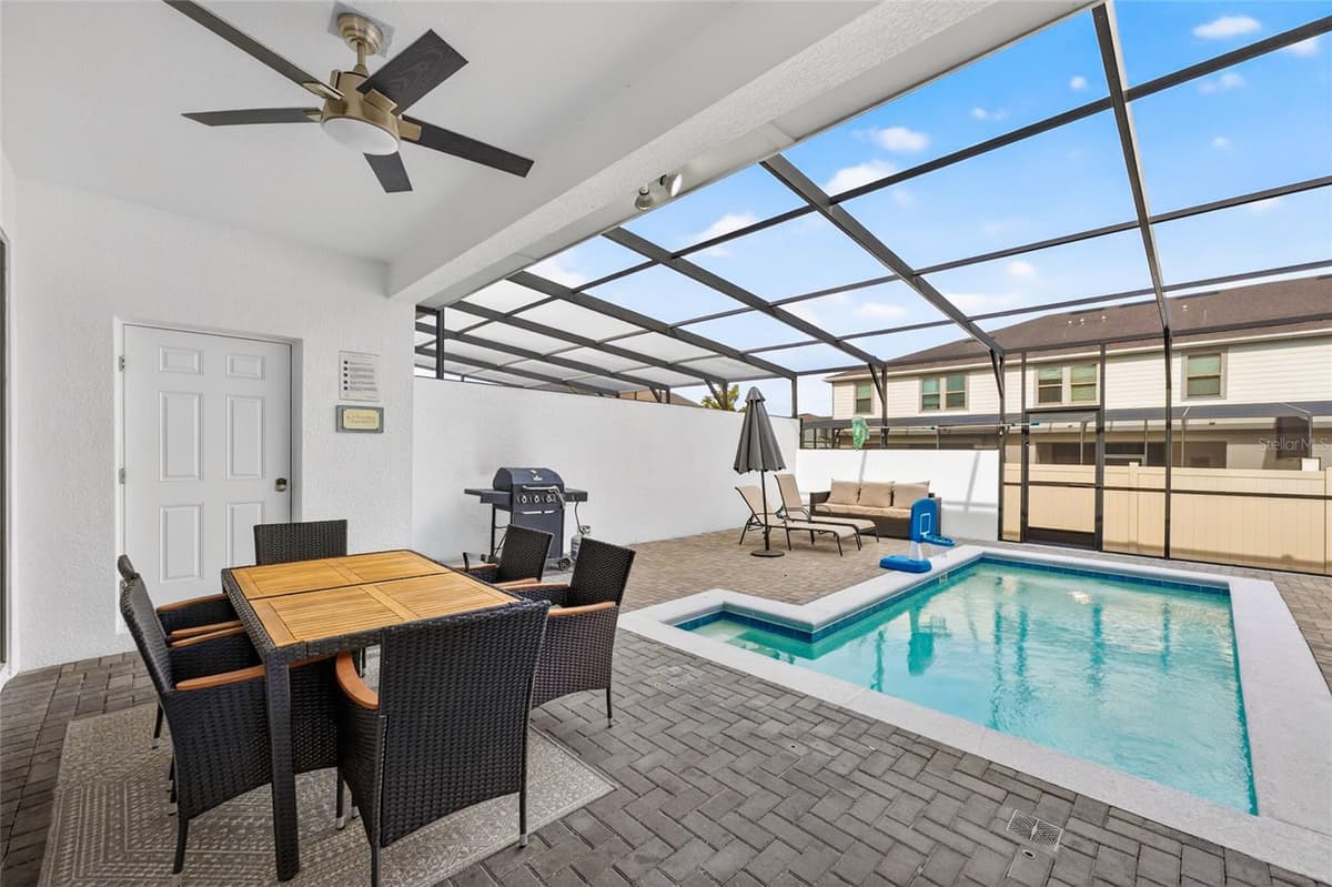 2417 DUBAI STREET — photo 40 of 58