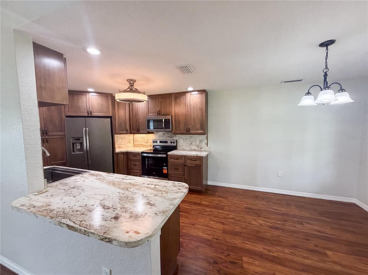 3333 AGAR AVENUE — photo 11 of 27