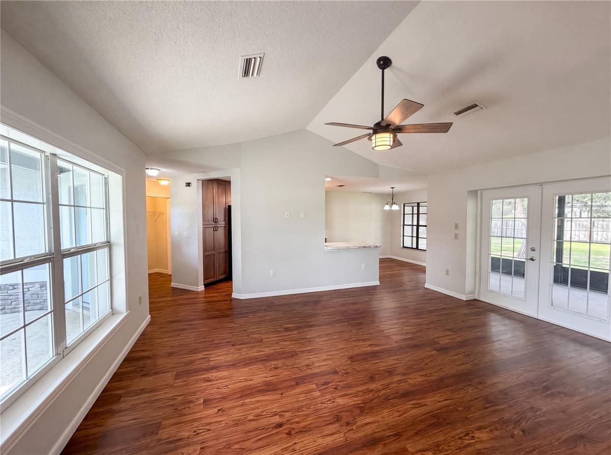 3333 AGAR AVENUE — photo 7 of 27