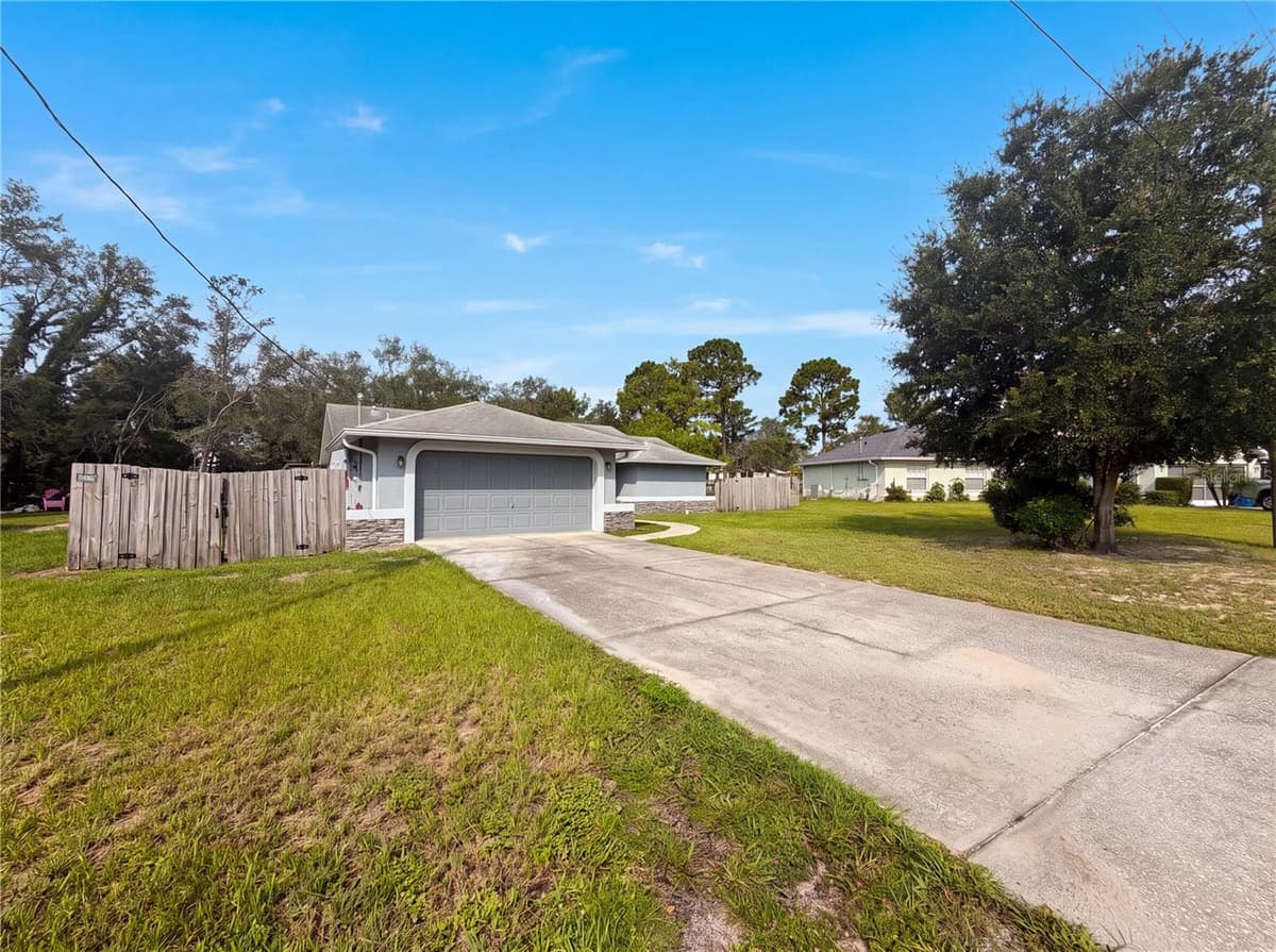 3333 AGAR AVENUE — photo 3 of 27