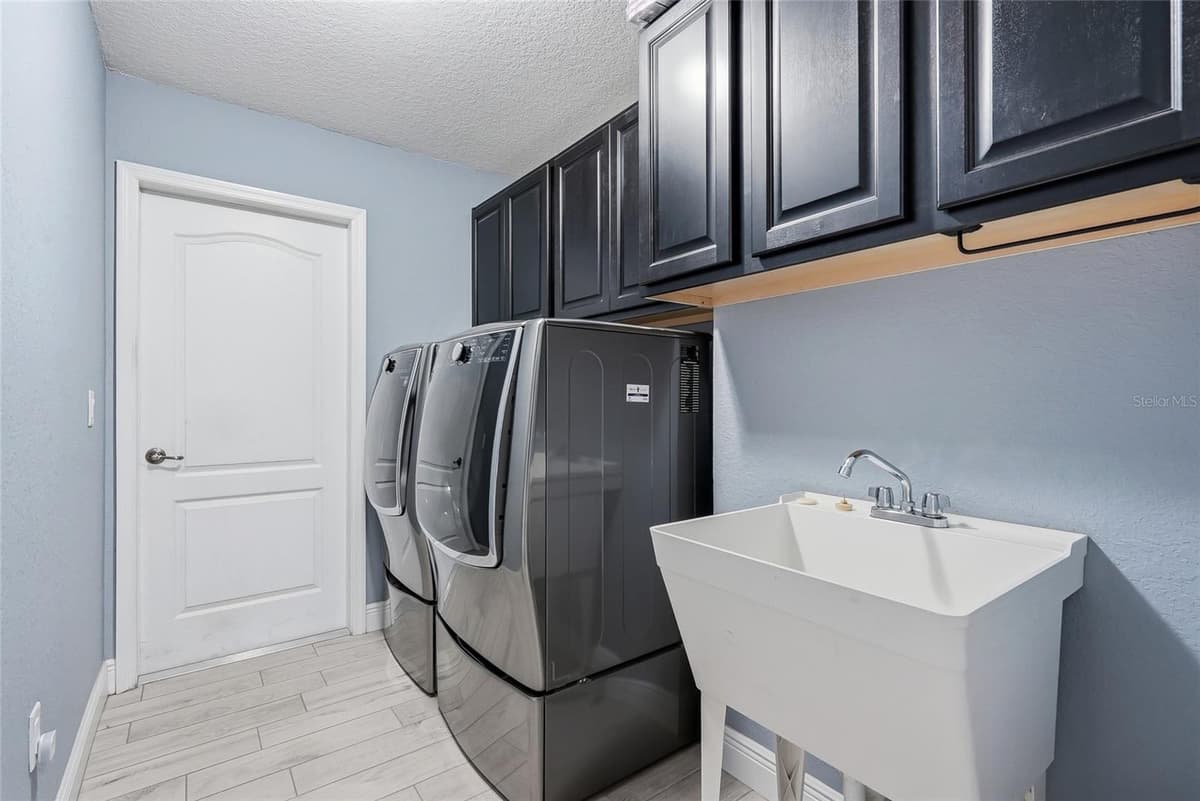 1180 BATTERSEA AVENUE — photo 41 of 72