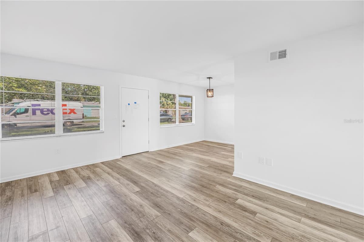 1051 79TH AVENUE — photo 4 of 36