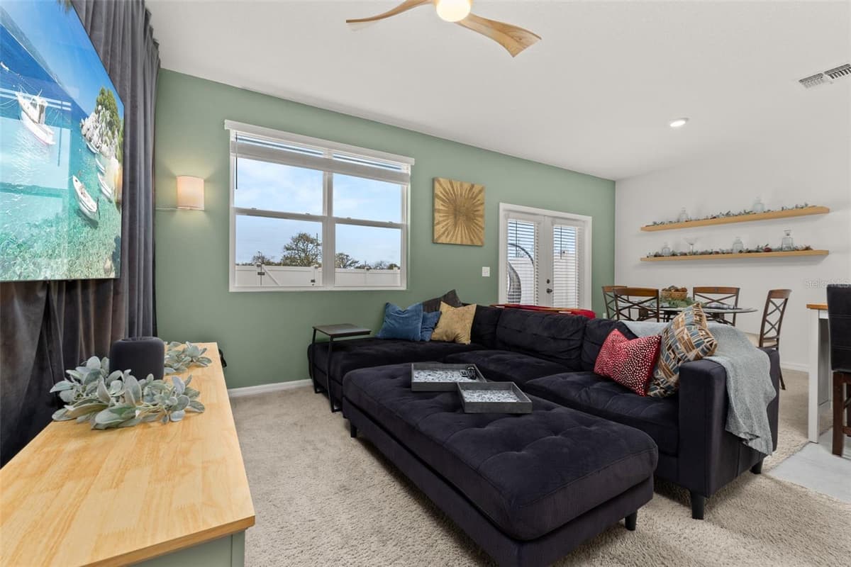 161 MANDOVI STREET — photo 12 of 51