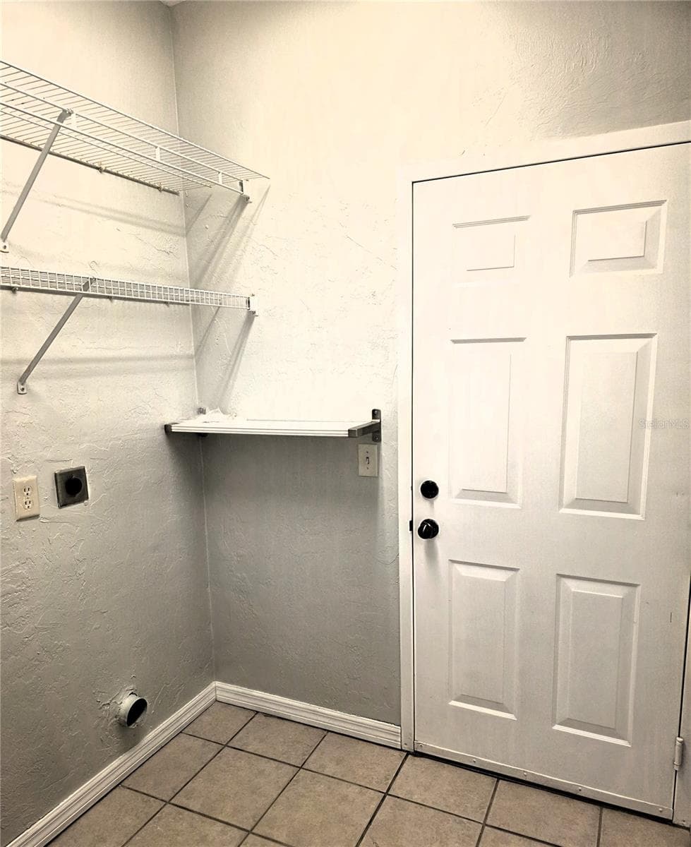 13200 NEWBERRY ROAD — photo 16 of 29