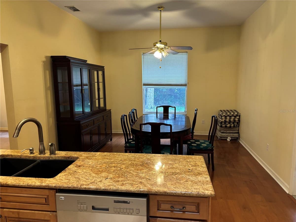 5 BIRD HAVEN PLACE — photo 11 of 27