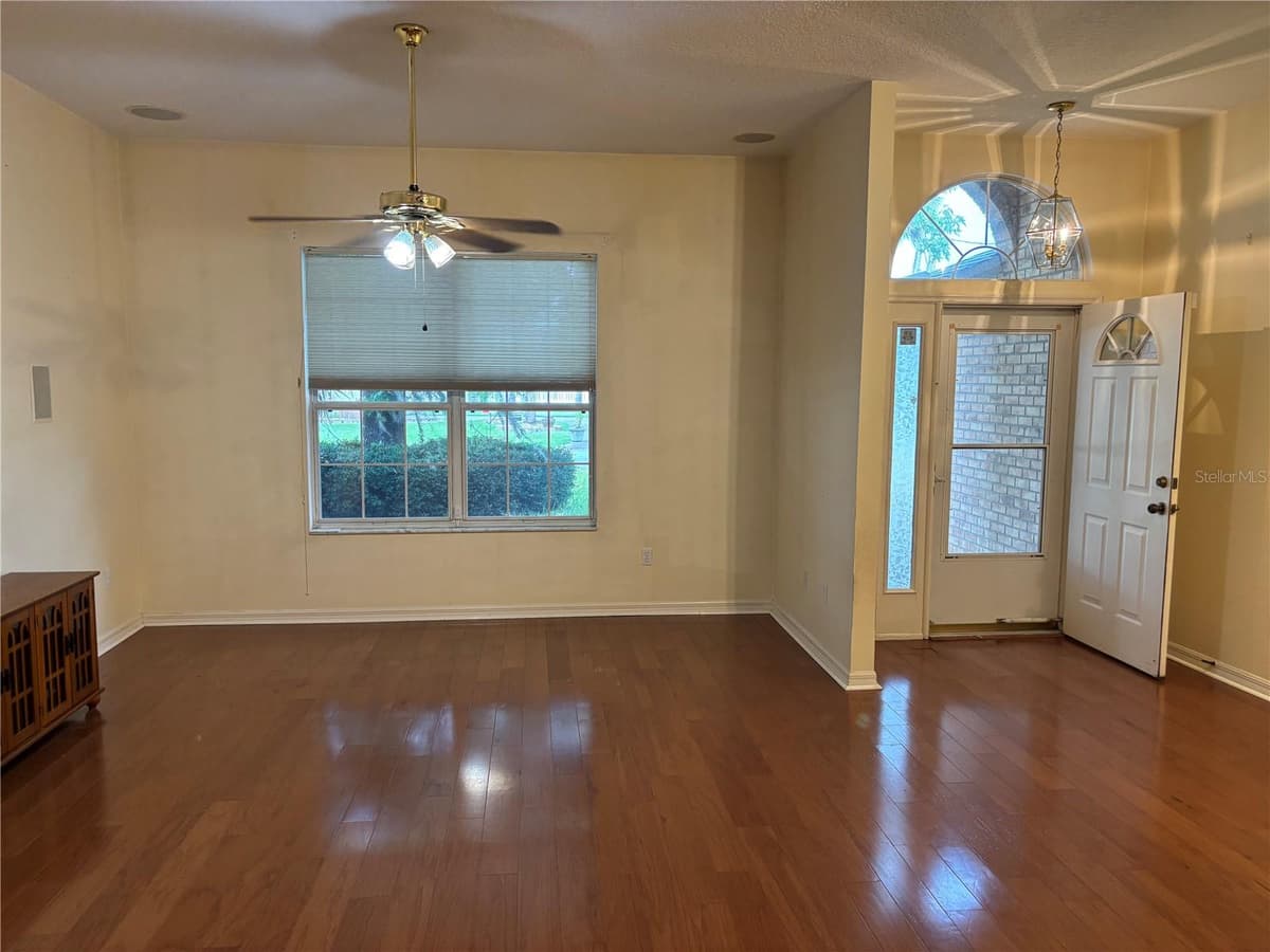 5 BIRD HAVEN PLACE — photo 4 of 27