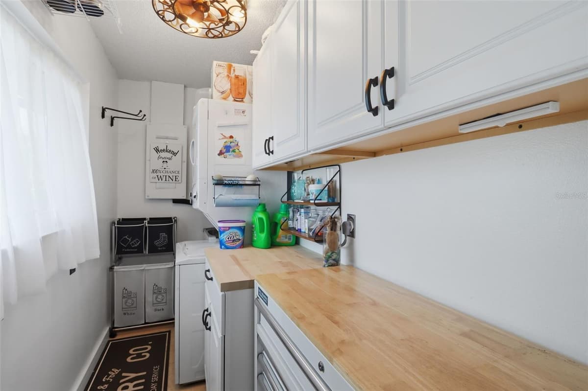 510 CIRCLEWOOD DRIVE — photo 9 of 19