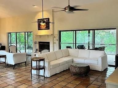 881 PINTO CIRCLE — photo 5 of 5