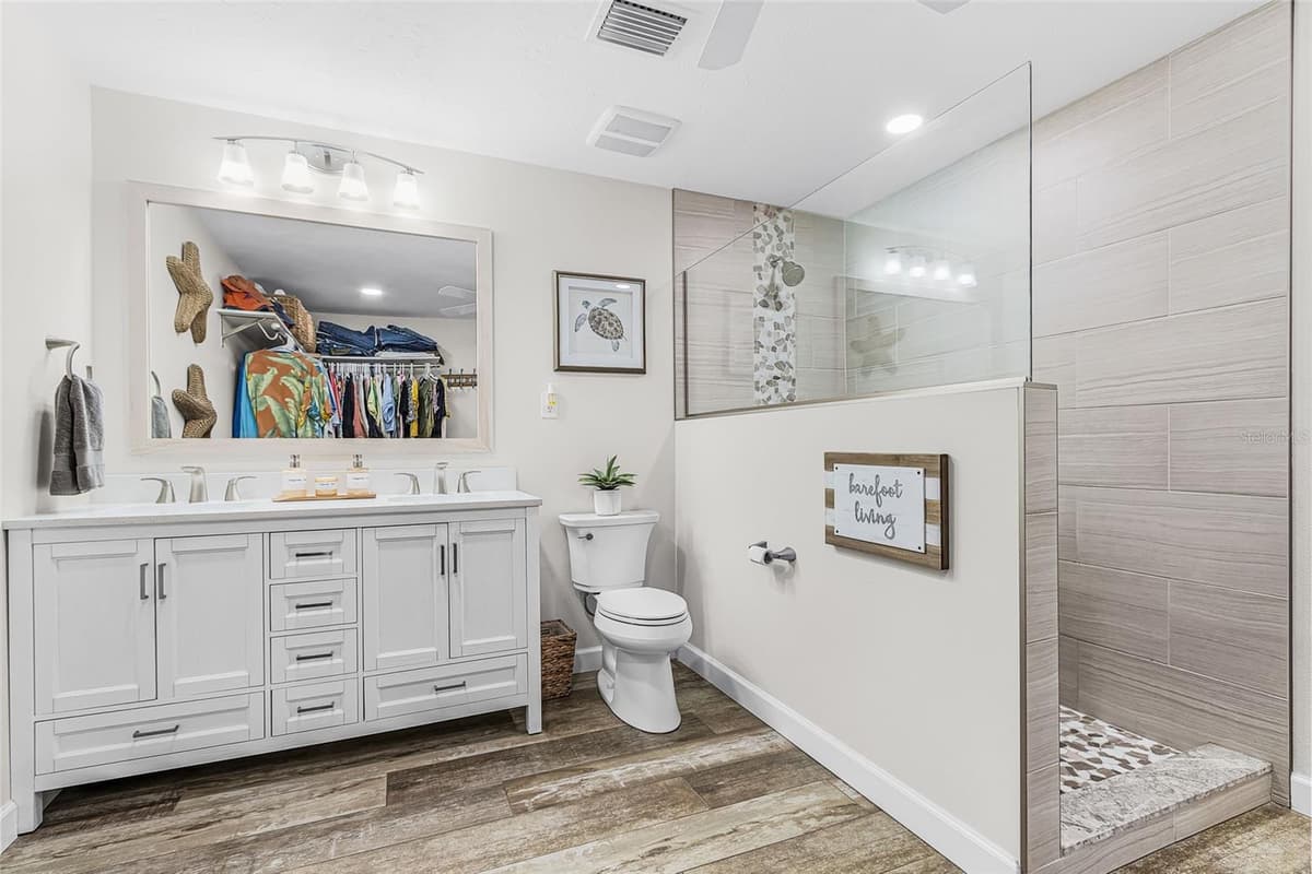 1135 LAKE HOUSE CIRCLE — photo 11 of 29