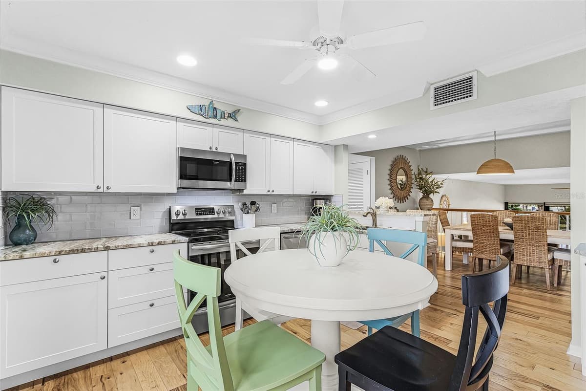 1135 LAKE HOUSE CIRCLE — photo 18 of 29