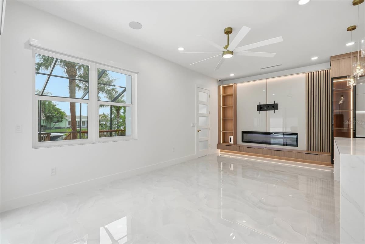 10627 HATTERAS DRIVE — photo 16 of 83