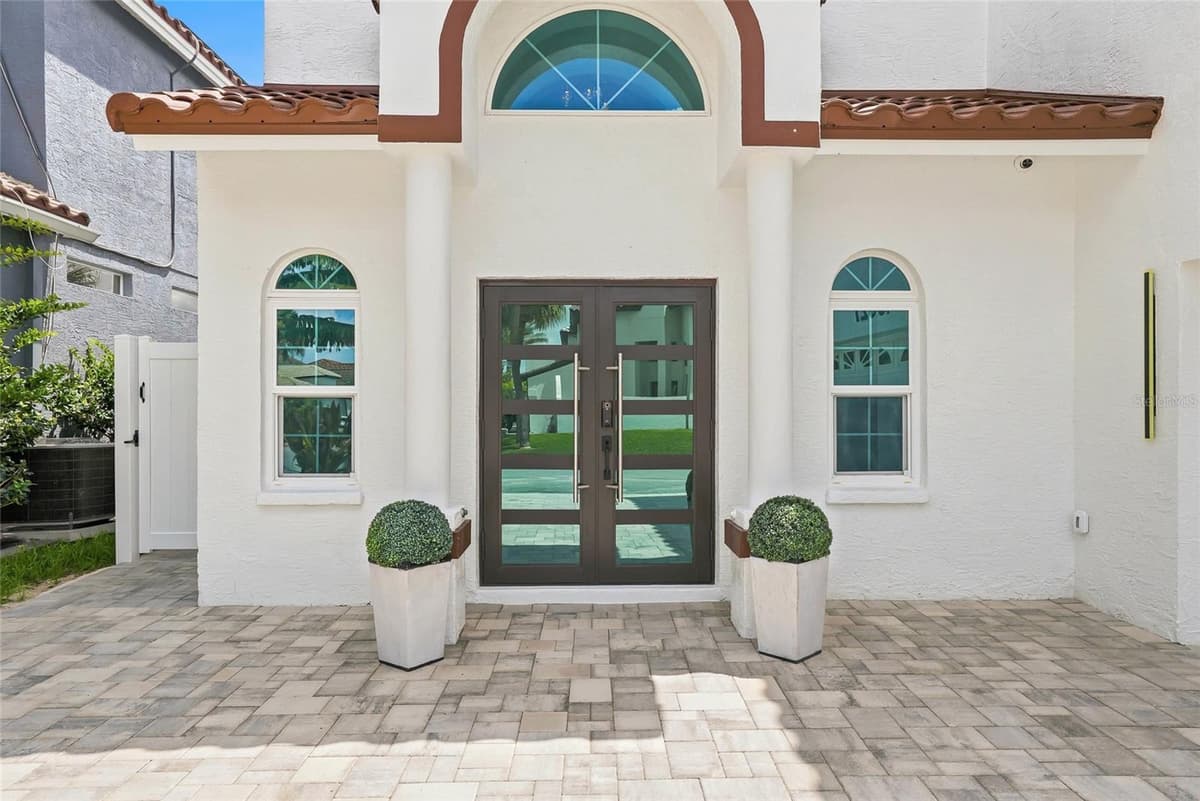 10627 HATTERAS DRIVE — photo 7 of 83
