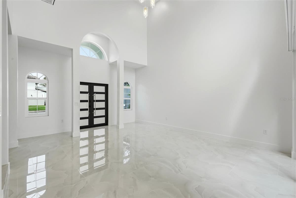 10627 HATTERAS DRIVE — photo 12 of 83