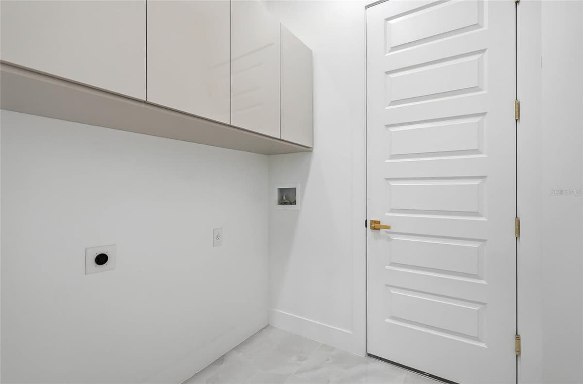 10627 HATTERAS DRIVE — photo 34 of 83