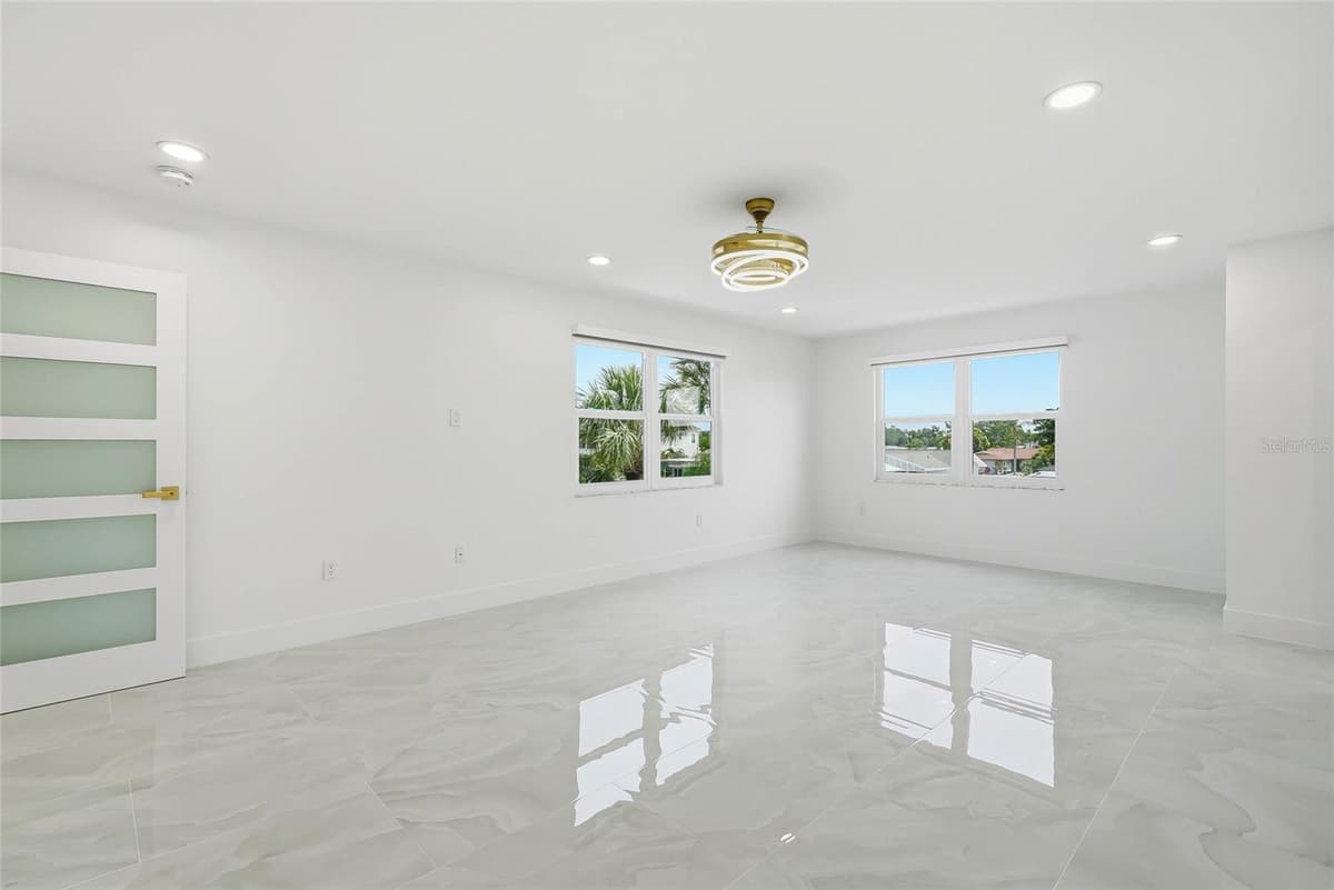 10627 HATTERAS DRIVE — photo 38 of 83