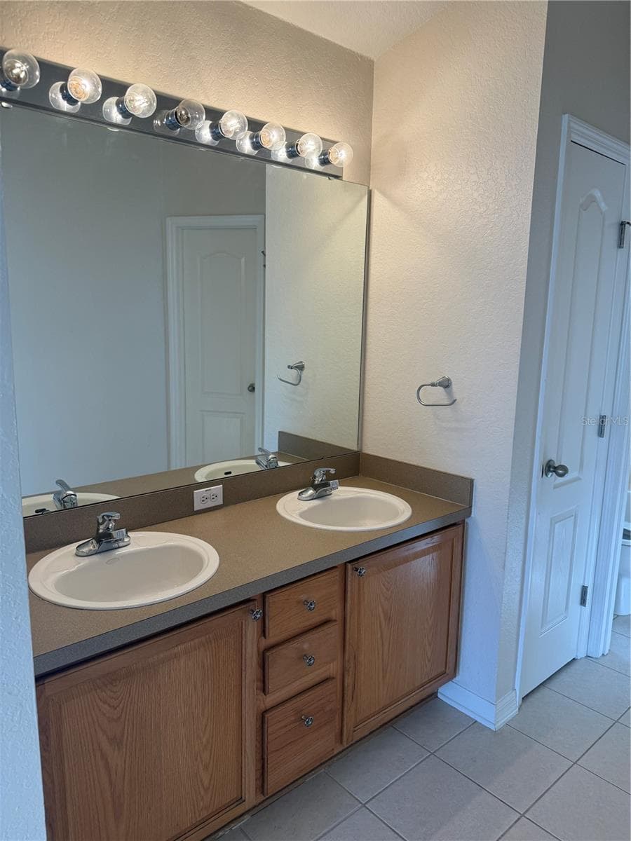 4112 ISLAND LAKES DRIVE — photo 44 of 72