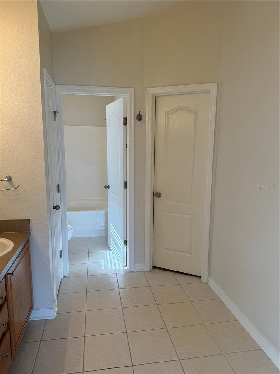 4112 ISLAND LAKES DRIVE — photo 43 of 72