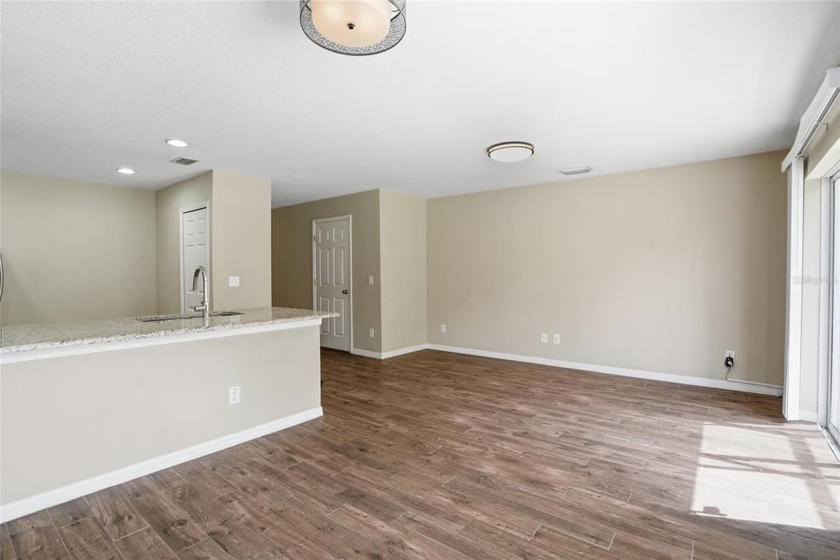 4610 WINDING RIVER WAY — photo 10 of 38