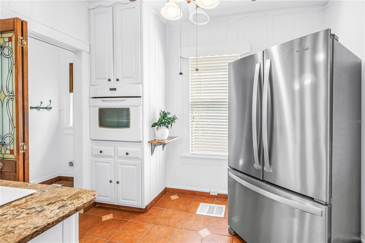 6120 5TH AVENUE — photo 19 of 38