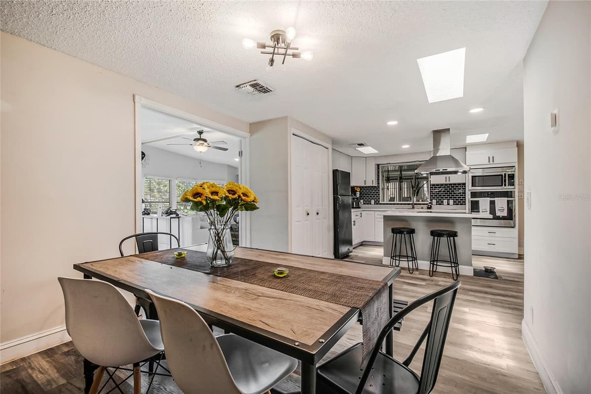 2602 EINWOOD DRIVE — photo 12 of 52