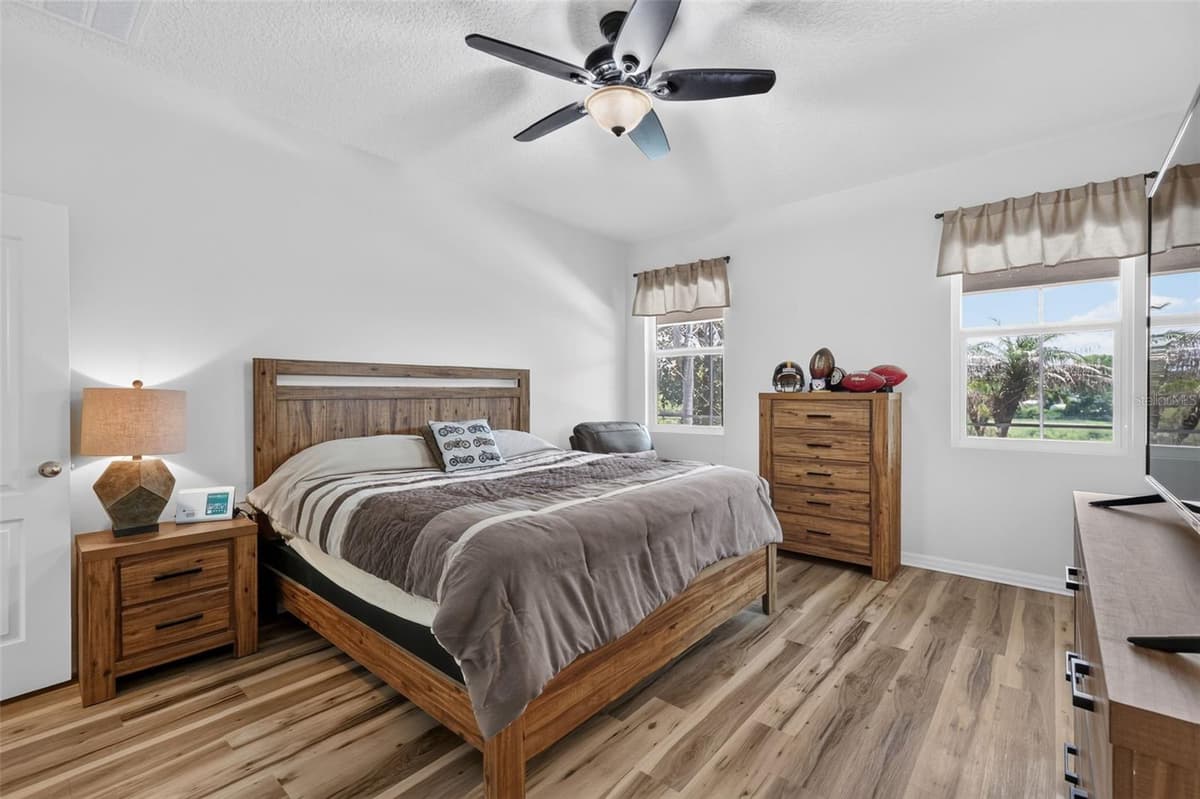 3115 ZANDER DRIVE — photo 17 of 41