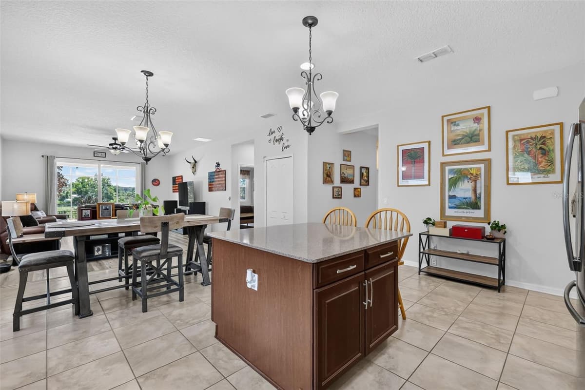 3115 ZANDER DRIVE — photo 10 of 41