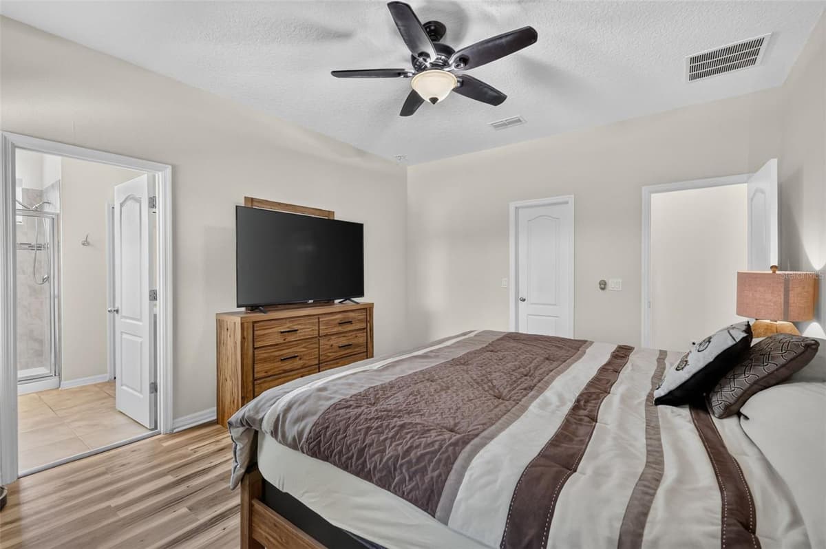3115 ZANDER DRIVE — photo 18 of 41