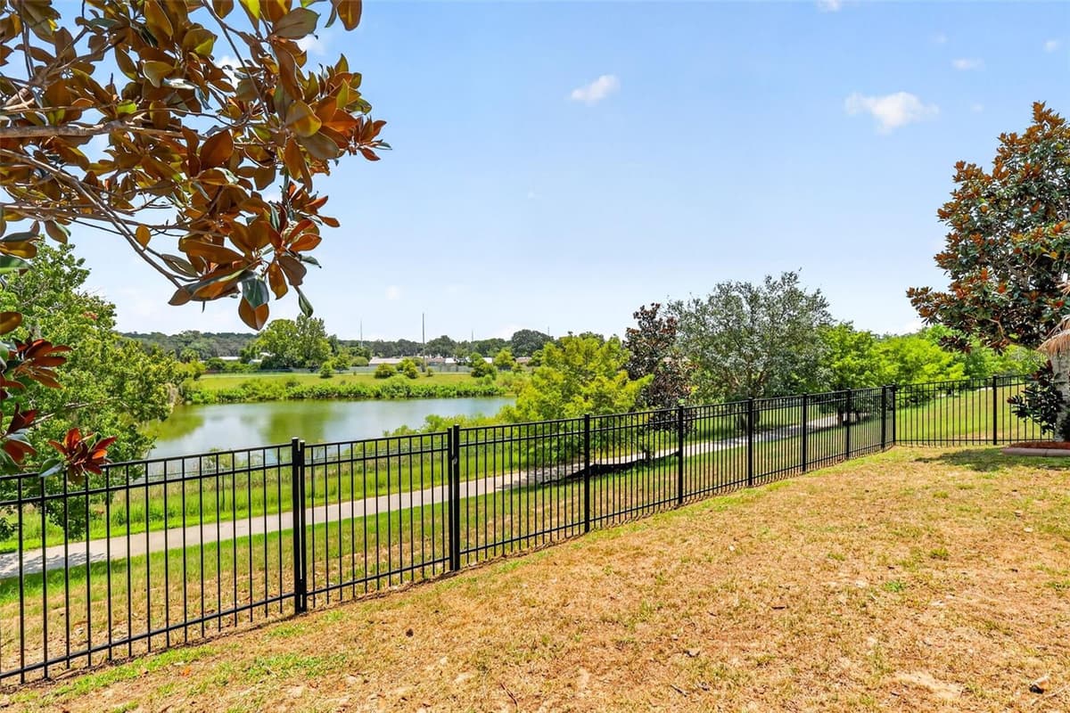 3115 ZANDER DRIVE — photo 36 of 41