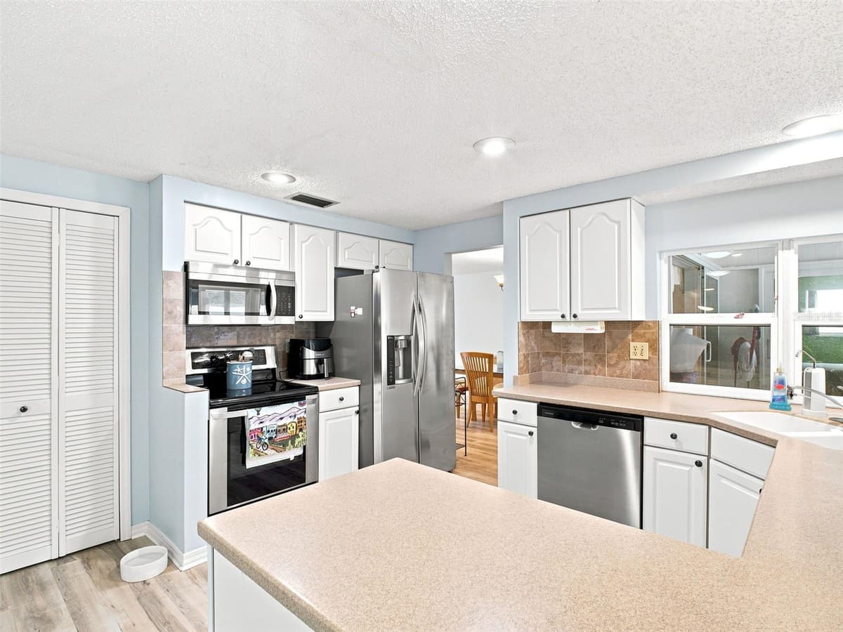 1071 PERSIMMON DRIVE — photo 11 of 47