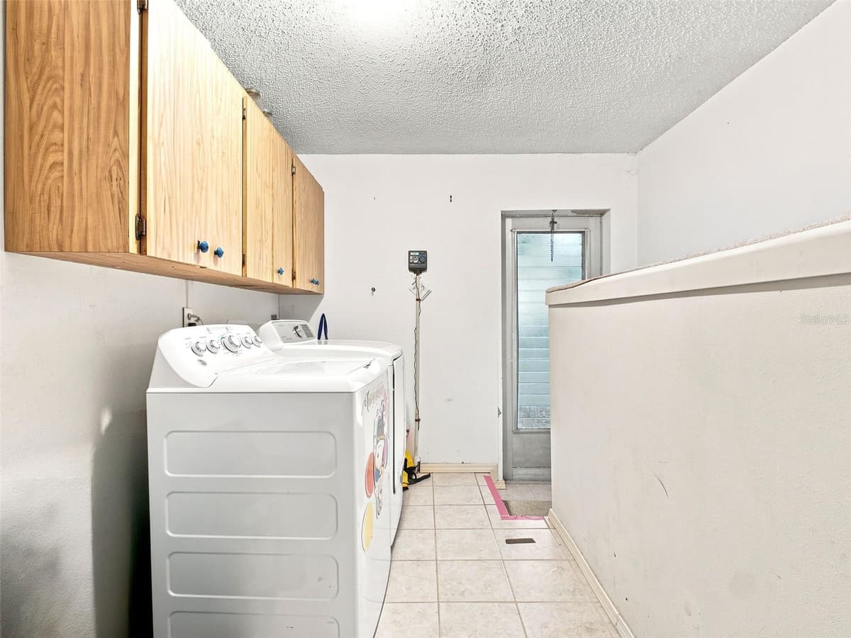1071 PERSIMMON DRIVE — photo 35 of 47