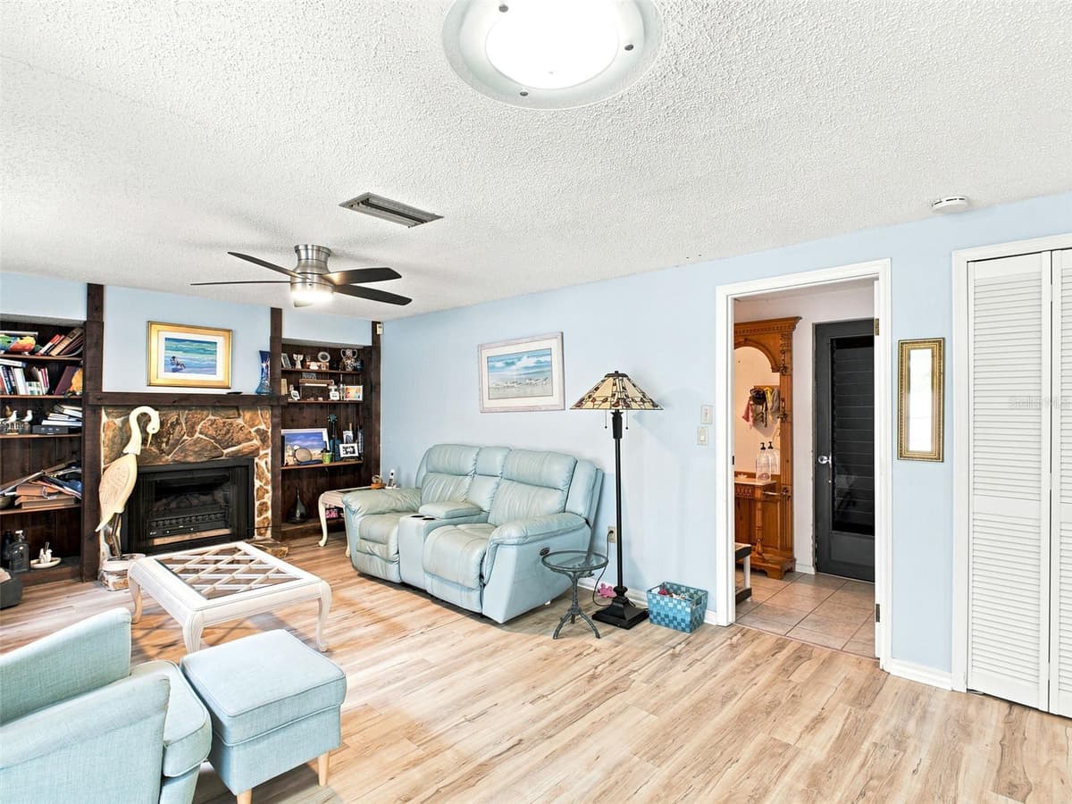 1071 PERSIMMON DRIVE — photo 13 of 47