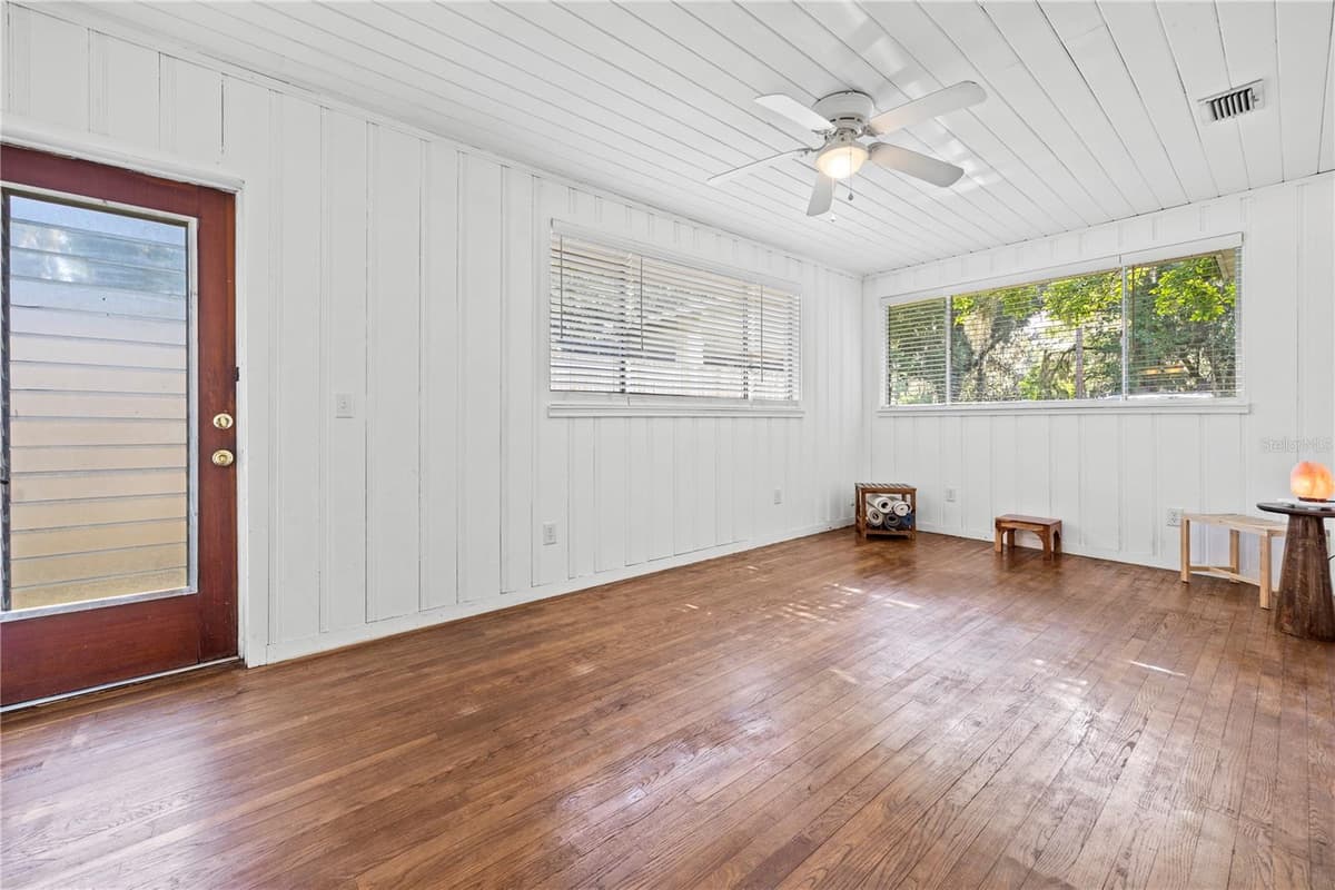 1443 VALE COURT — photo 16 of 30