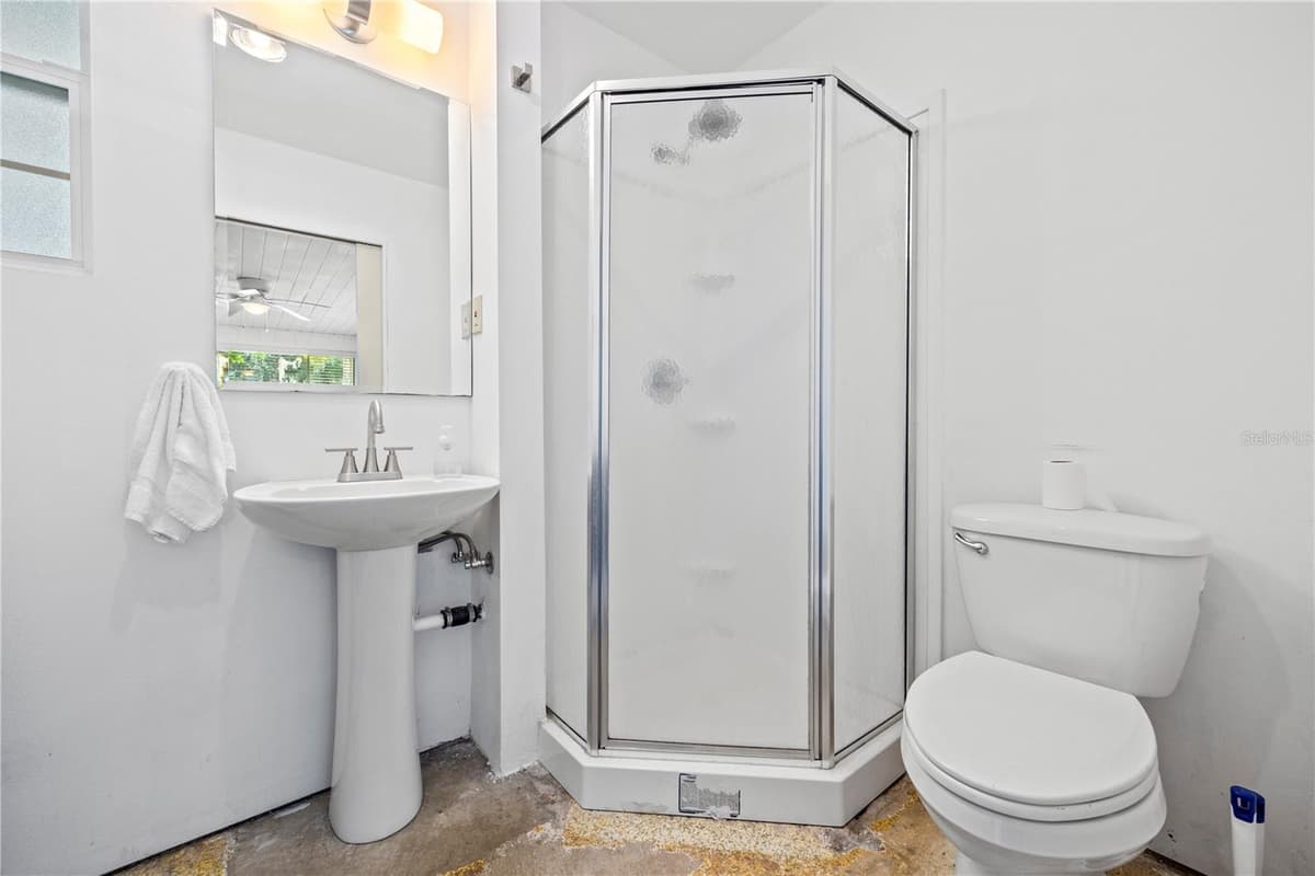 1443 VALE COURT — photo 19 of 30