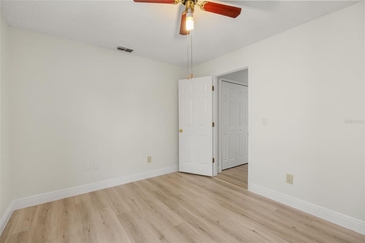 3018 PINEDA DRIVE — photo 25 of 36